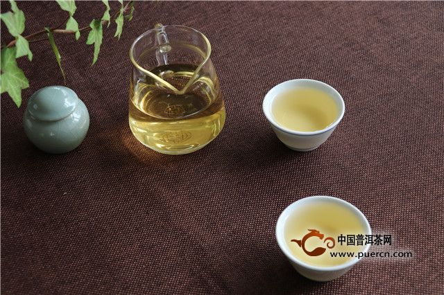 红茶暖胃≠养胃 传言“绿茶伤胃,红茶养胃”