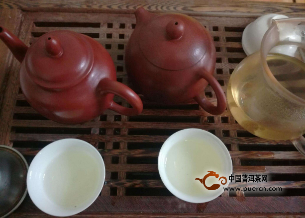 各类茶有各类的茶性,不同体质的人要喝不同茶性的茶才有益健康,