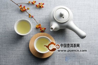 秋季最适合喝具有润肤去燥的青茶