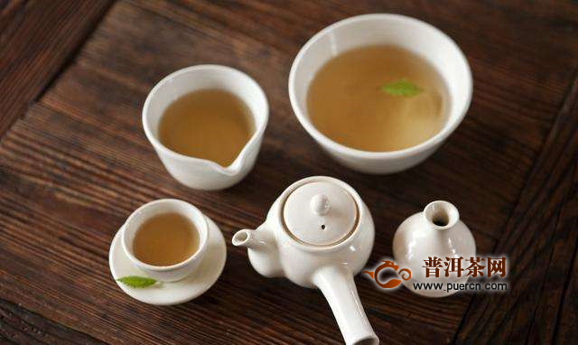 茶叶含有茶多酚、咖啡因、儿茶素等有机化合物以及多种维生素,能